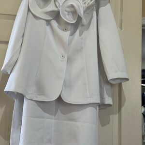 Elegant White 2-Piece Suit – Size 20 (Plus Size)